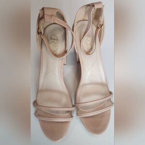 Cream Heels with Ankle Strap and Medium Heel